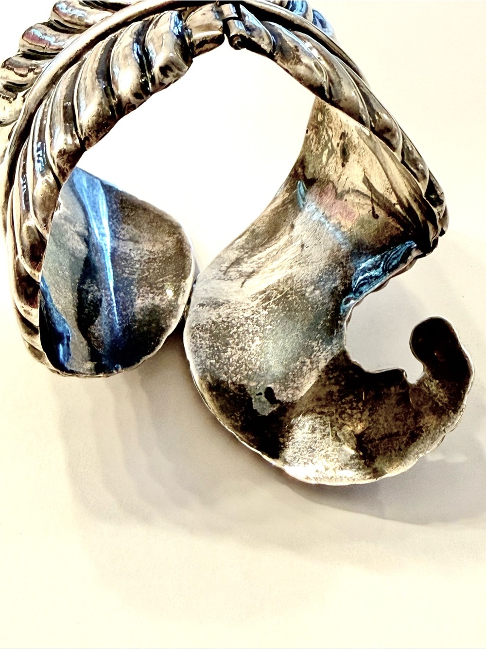 Vintage Taxco 925 Silver Leaf Hinged Clamper Cuff Bracelet - Picture 7 of 11